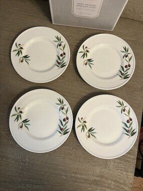 Set of 4 Pottery Barn Monique Lhuillier Olive Orchard Appetizer Plates